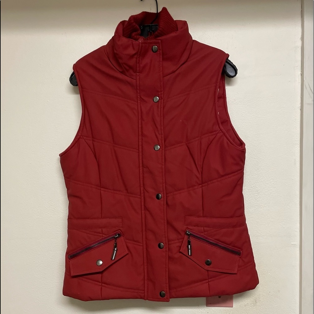 Waterproof Vest Red with good insulation.